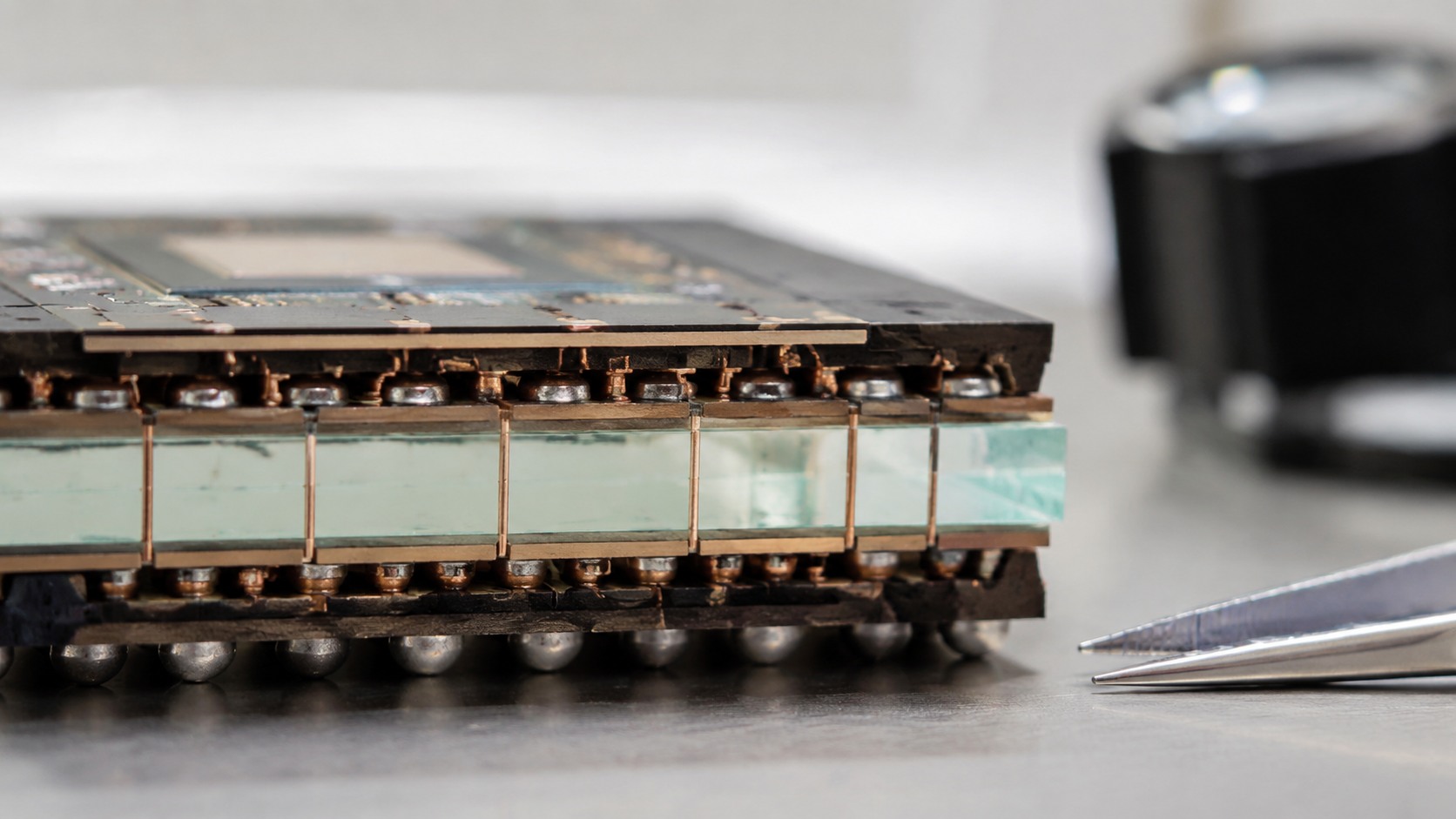 半導体ガラス基板とは次世代パッケージの中核材料